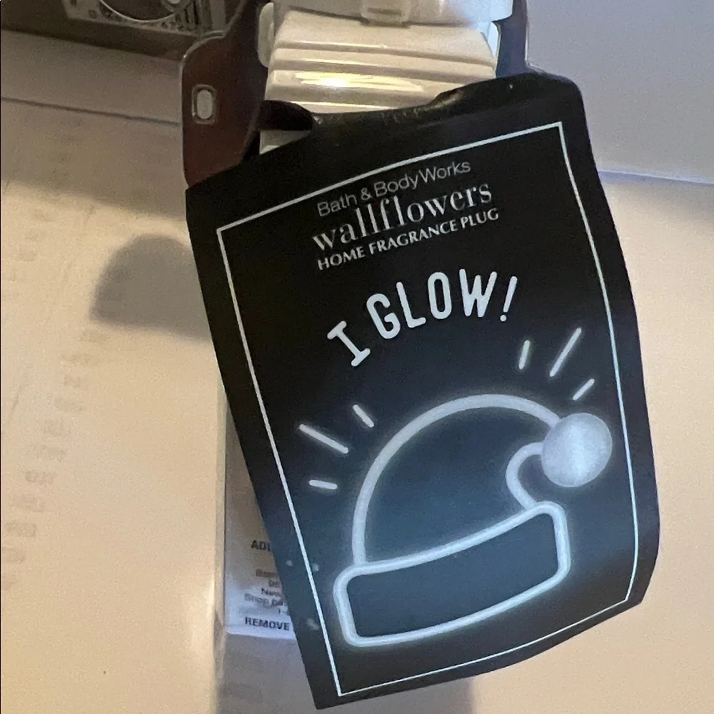 Bath Body Works Santa Hat Night Light Wallflower Pug In-2 Cuddle Weather Refill